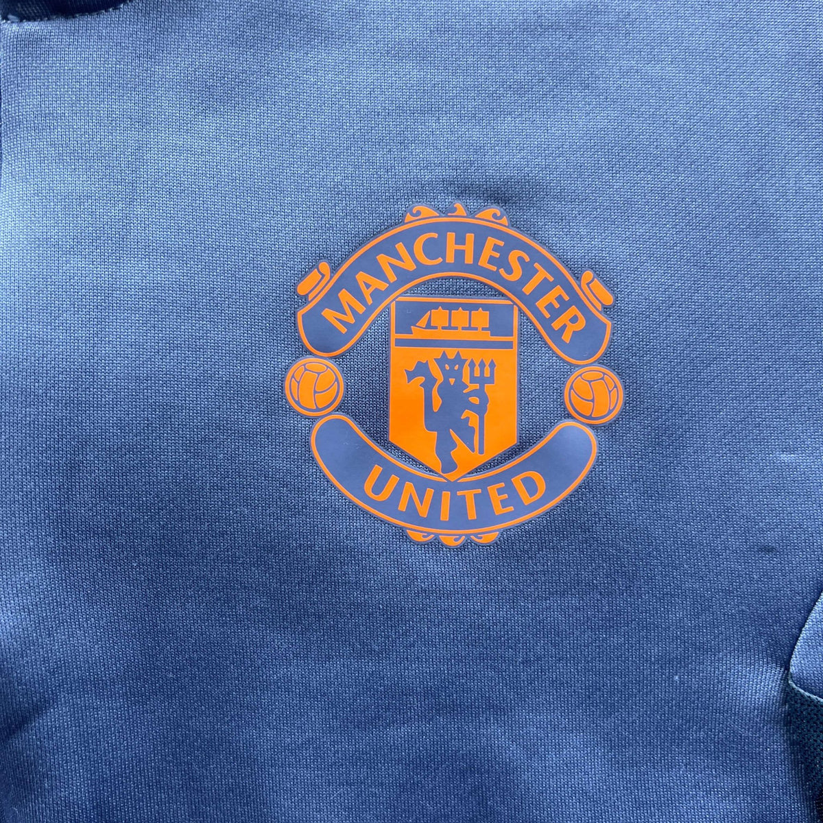 Manchester United 2022-23 Adidas training top size M