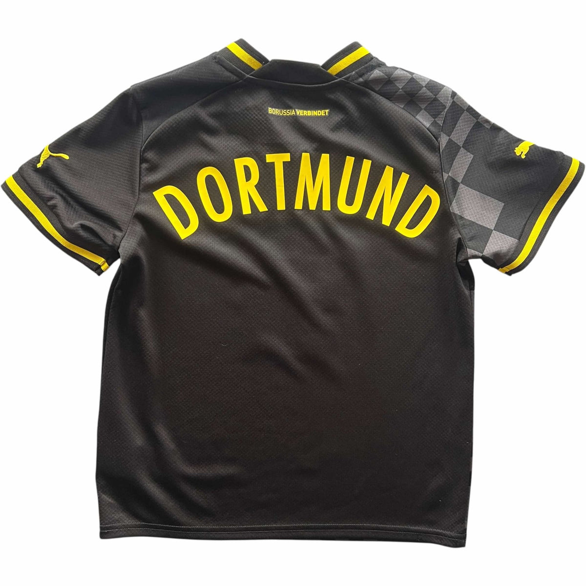 Borussia Dortmund 2022-23 Puma away football shirt size Boys S (140)