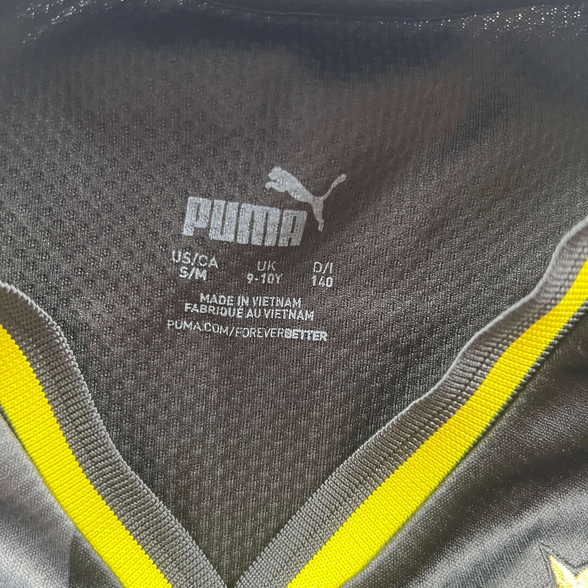Borussia Dortmund 2022-23 Puma away football shirt size Boys S (140)