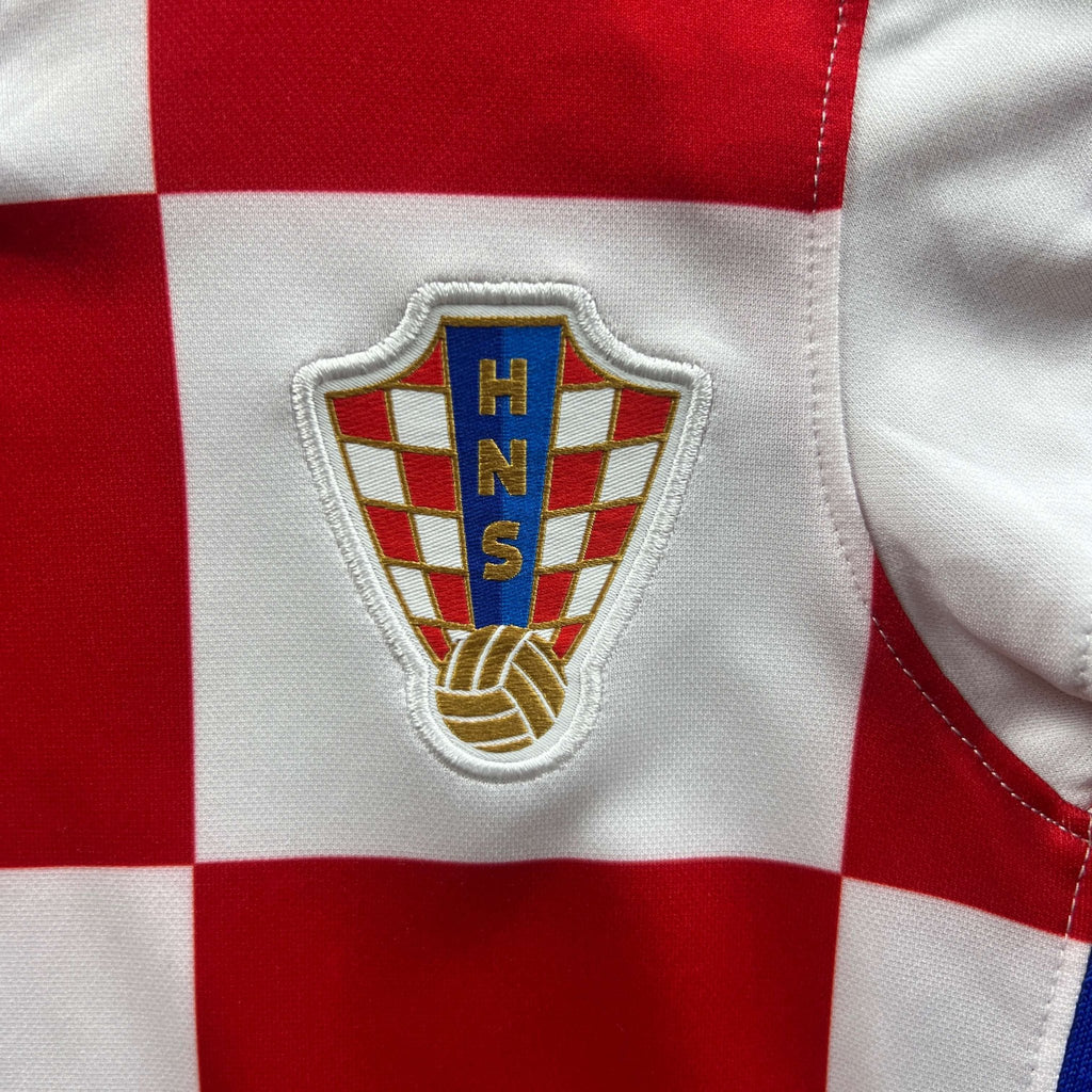 Croatia 2020-21 Nike home football shirt size Boys XS (122-128)