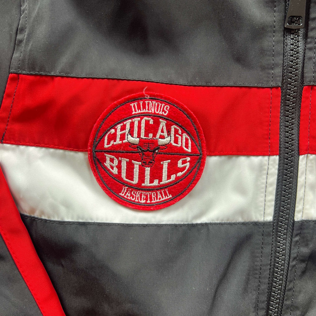 Chicago Bulls NBA hooded jacket size Kids 158