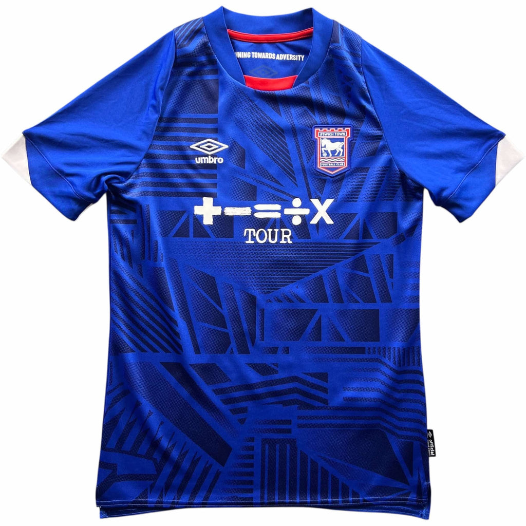 Ipswich Town 2022-23 Umbro home „Tilly” football shirt size Boys L (152)