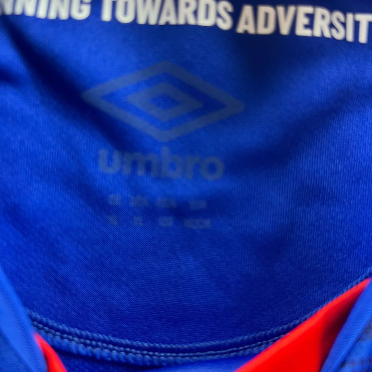 Ipswich Town 2022-23 Umbro home „Tilly” football shirt size Boys L (152)