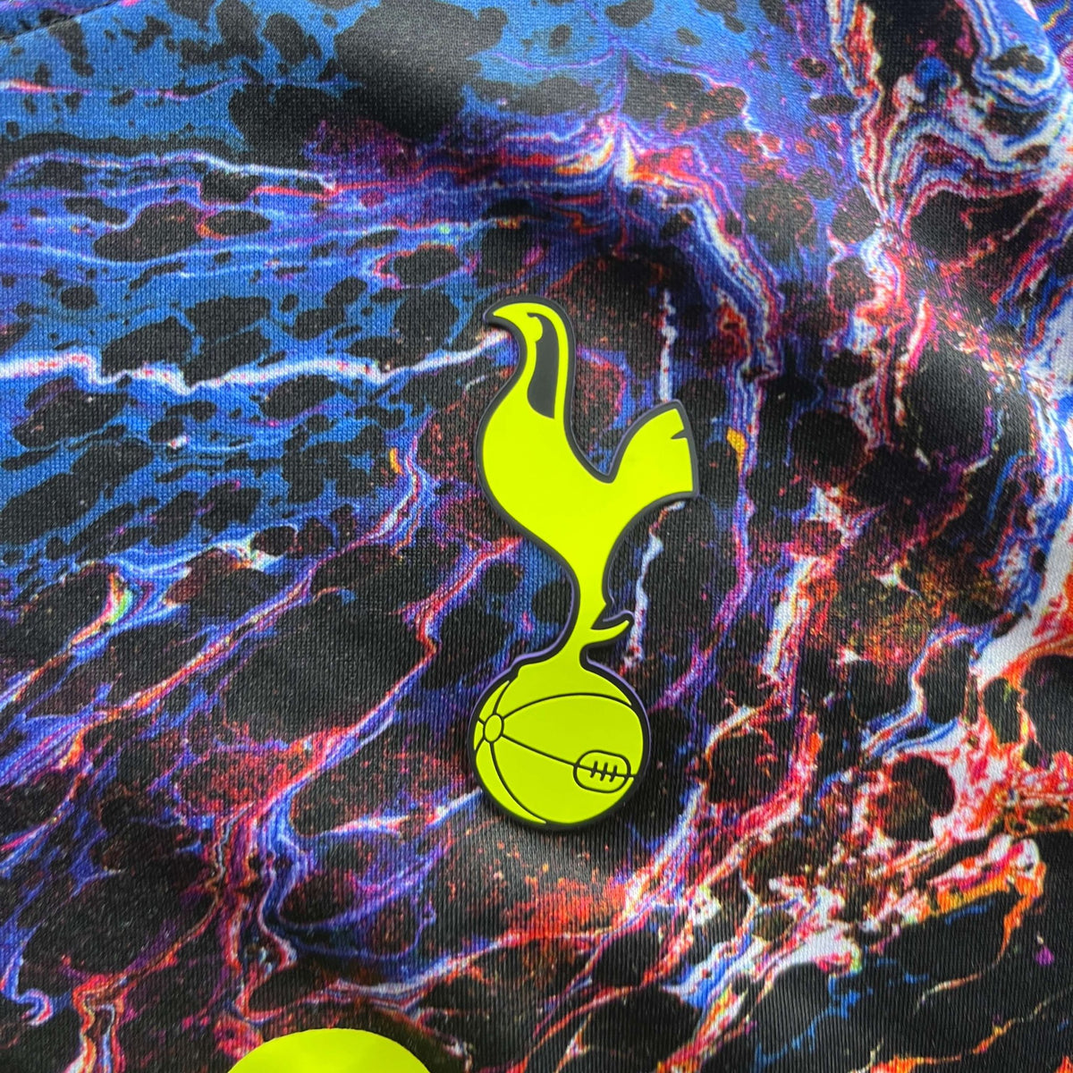 Tottenham 2021-22 Nike third football shirt size Boys XL (158-170)