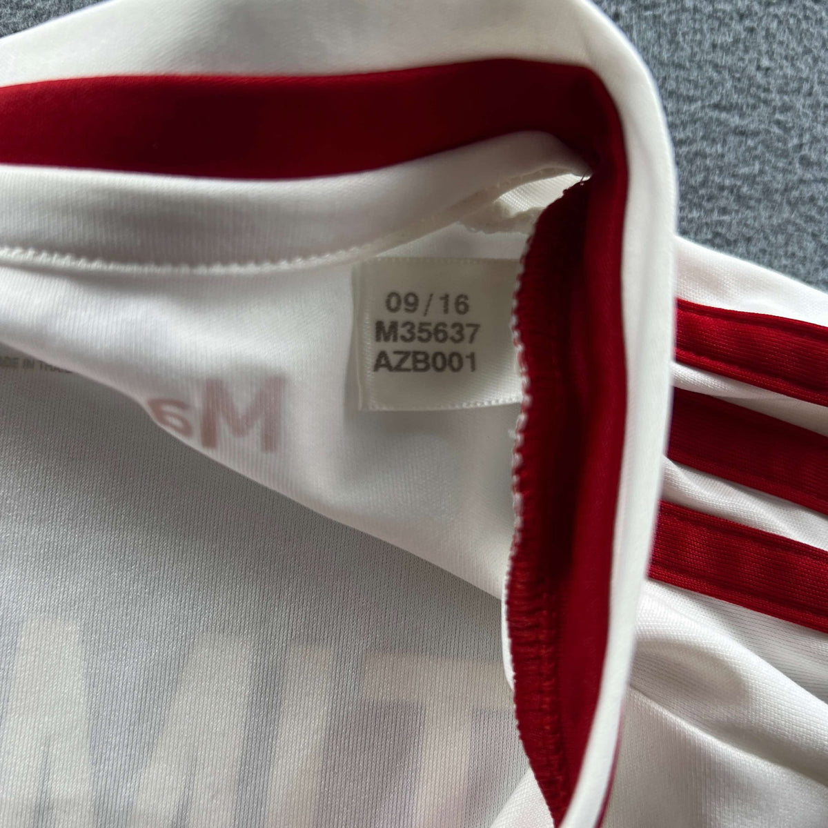 Hungary 2016-18 Adidas away Timári Norman football shirt size S
