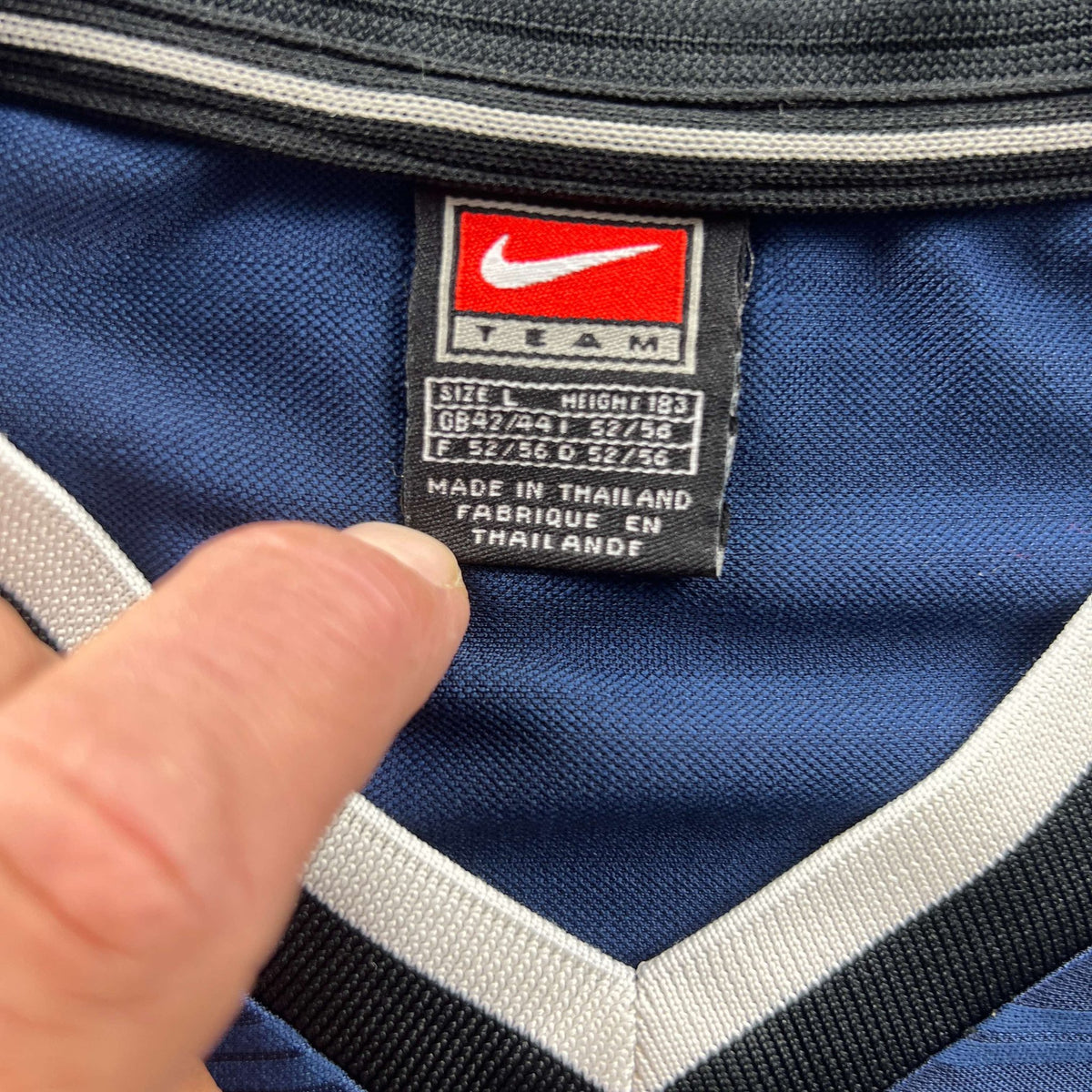 Urania Genève Sport (UGS) Nike #4 football shirt size L