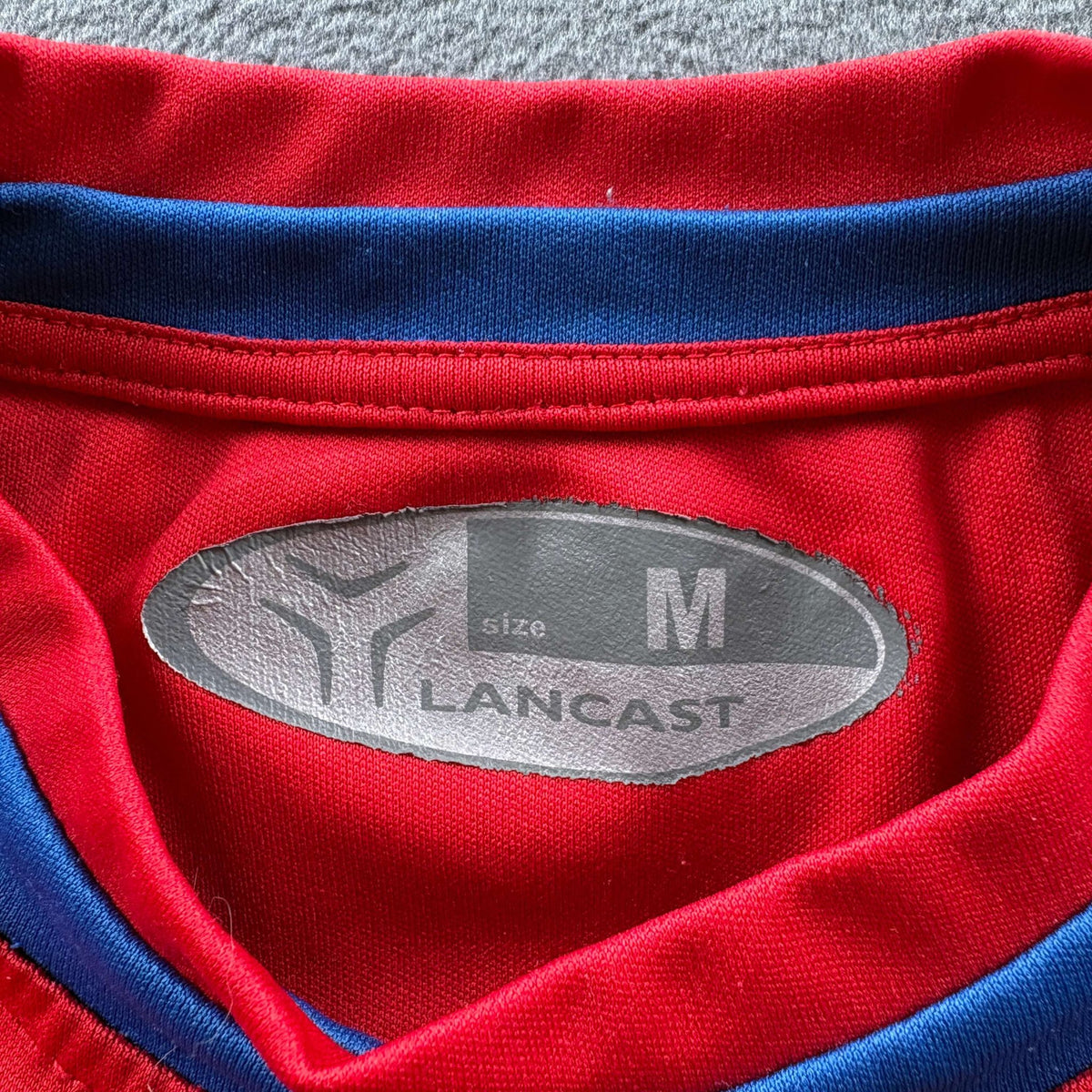 Vasas 2011-12 Lancast home Polényi Gábor football shirt size M