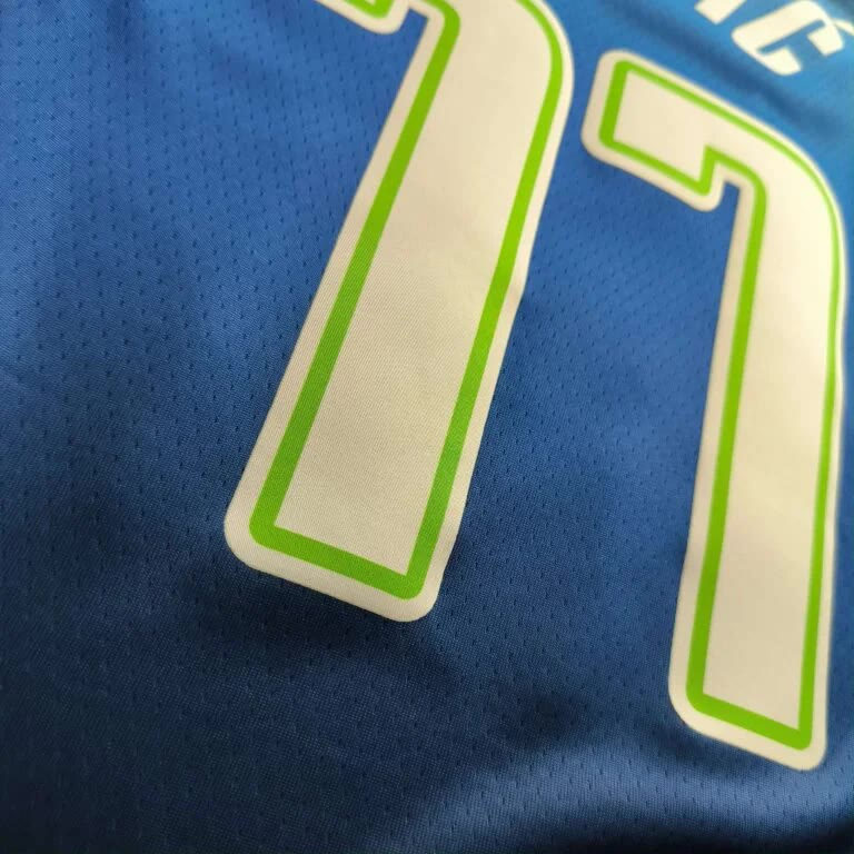 Dallas Mavericks Luka Doncic Nike City Edition *New* NBA jersey size M