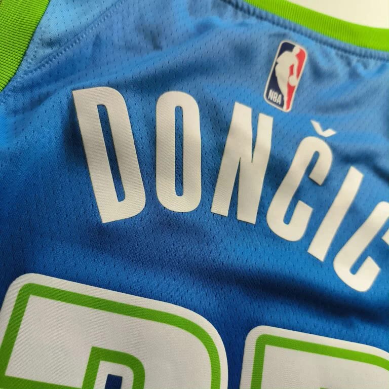 Dallas Mavericks Luka Doncic Nike City Edition *New* NBA jersey size M