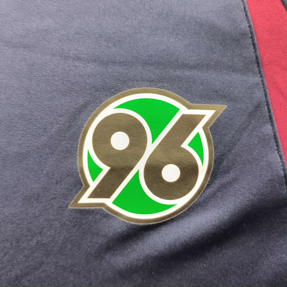 Hannover 2011-12 Under Armour training football shirt size XL