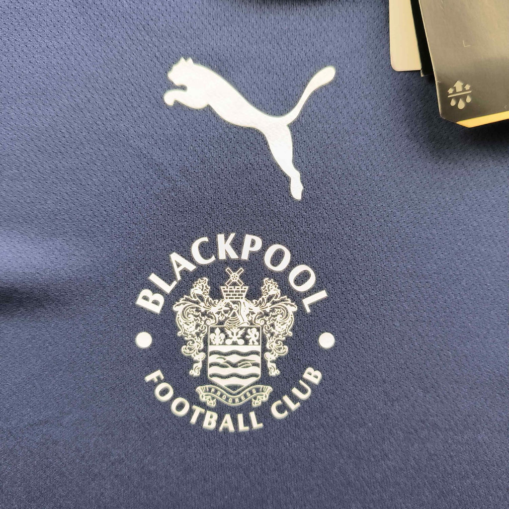 Blackpool 2022-23 Puma training *NEW* football shirt size L