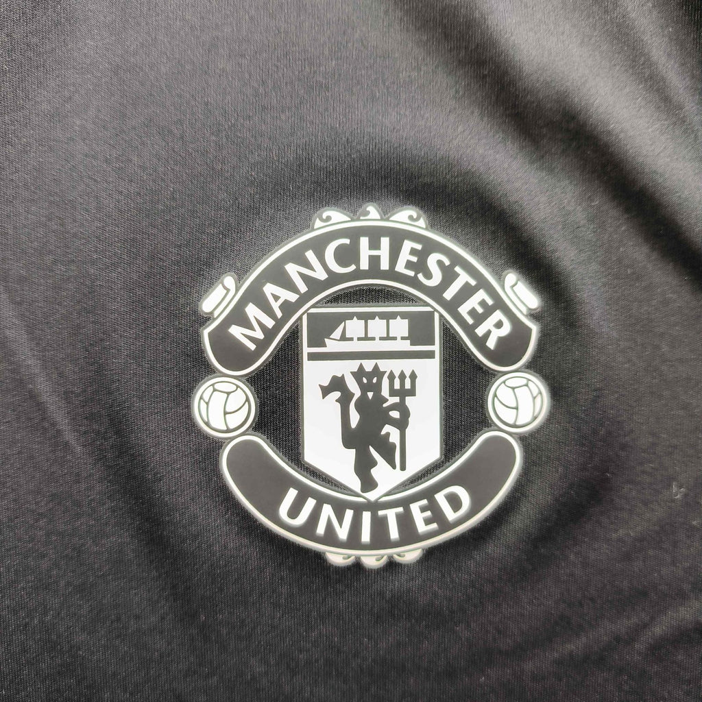 Manchester United 2021-22 Adidas training football shirt size XL