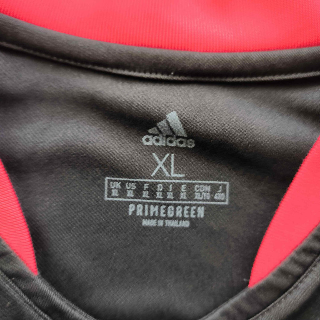 Manchester United 2021-22 Adidas training football shirt size XL
