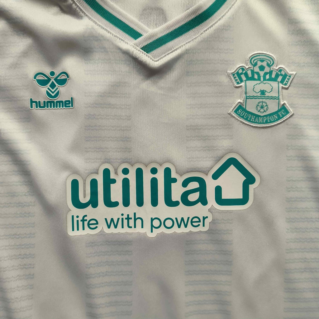 Southampton 2023-24 Hummel away „Max #4” football shirt size 5-6Y