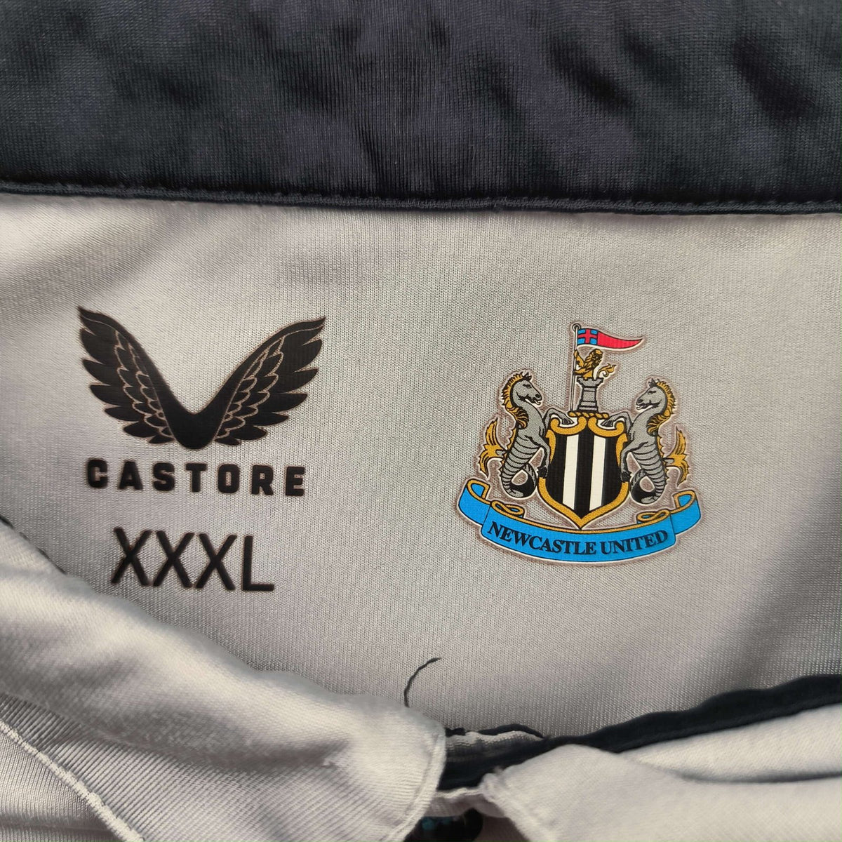 Newcastle united 2022-23 Castore training football shirt size 3XL