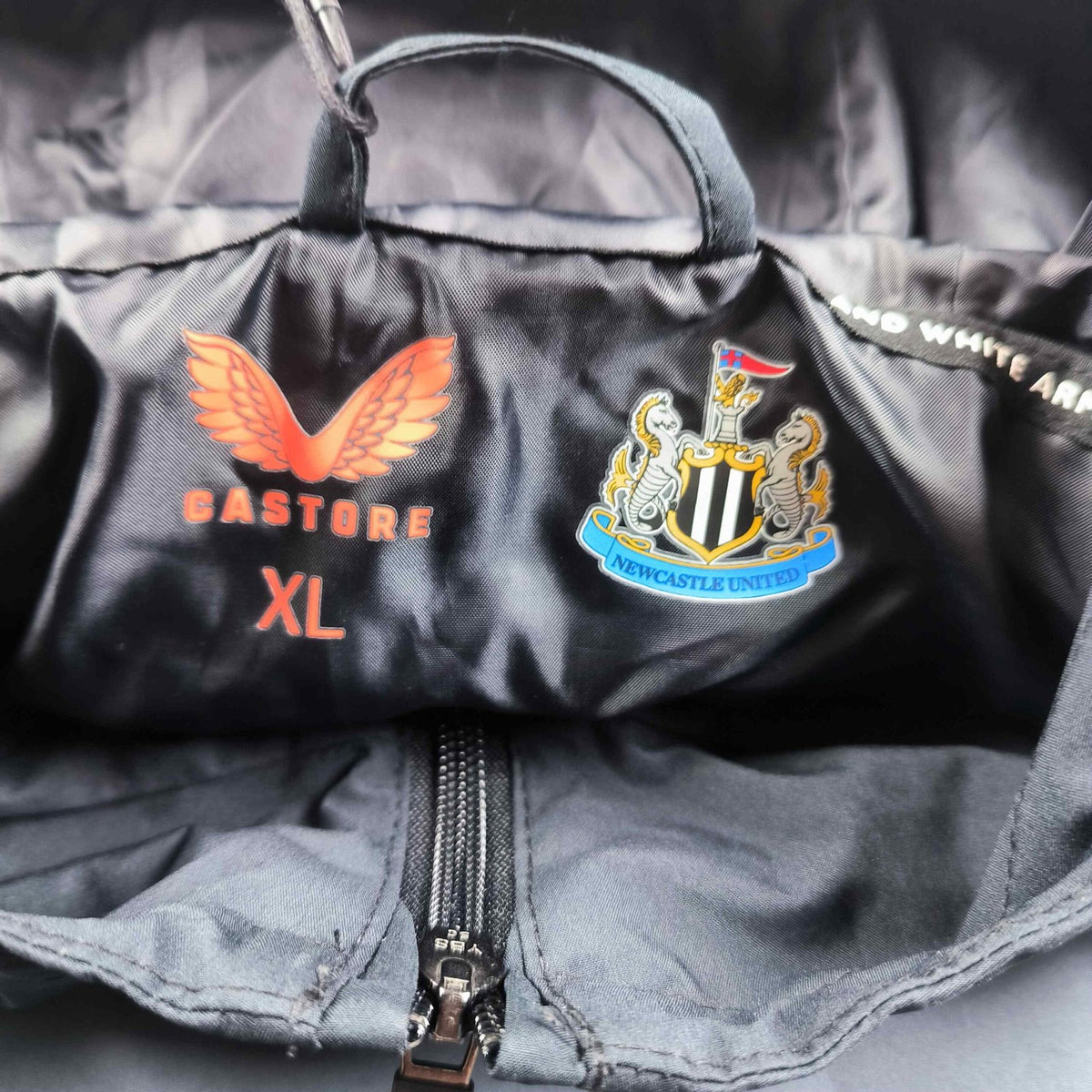 Newcastle United 2022-23 Castore *NEW* jacket size XL