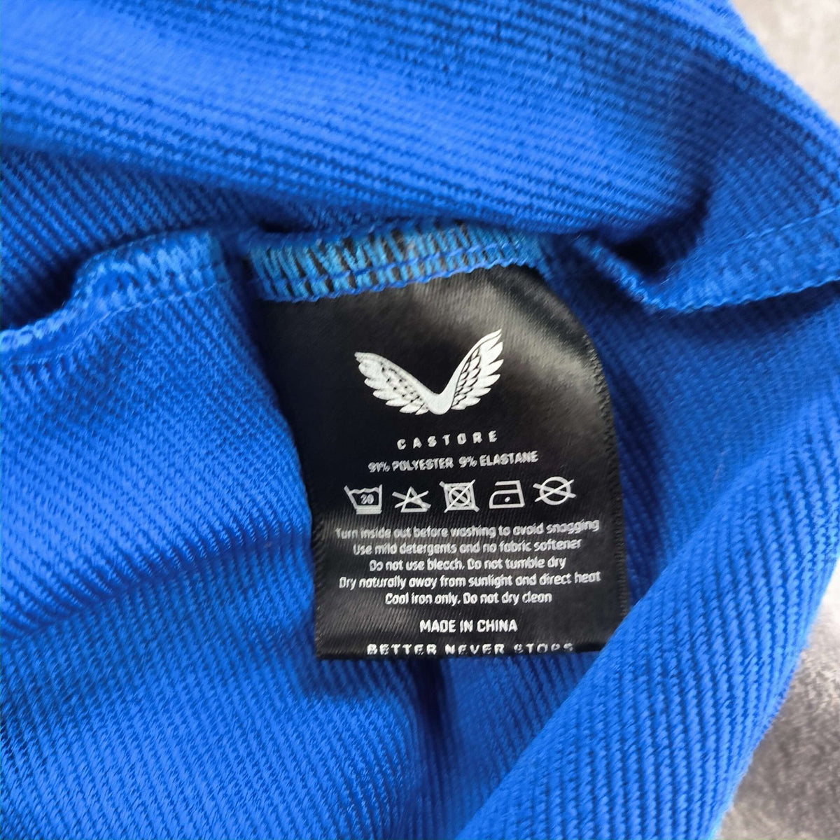 Rangers 2022-23 Castore training top size M