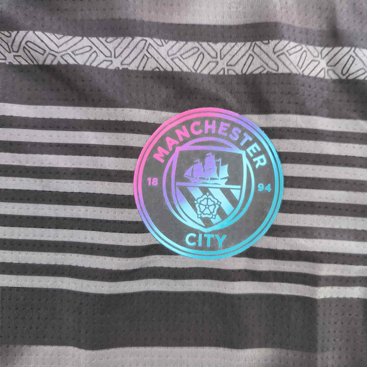Manchester City 2021-22 Puma training foci mez M-es