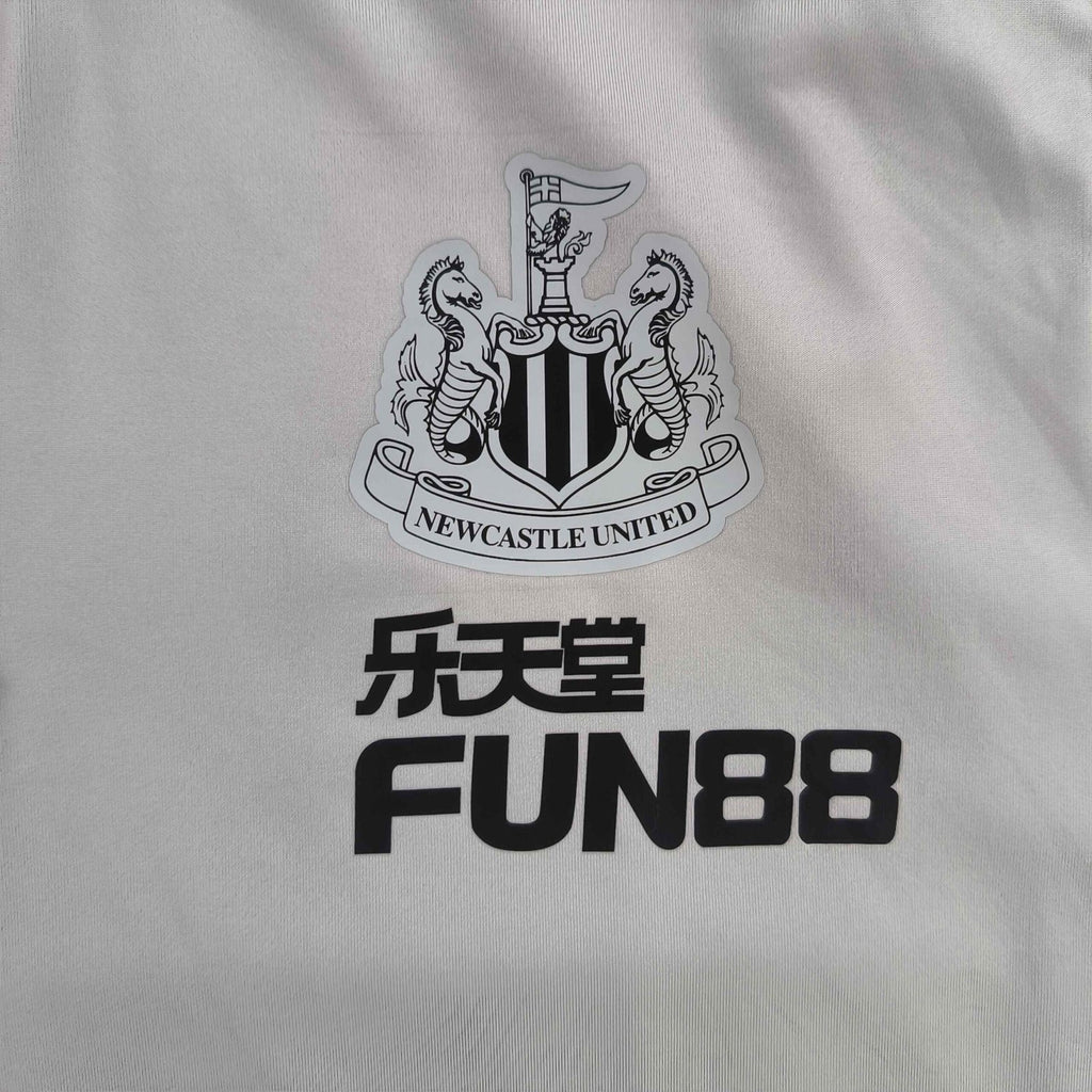 Newcastle United 2022-23 Castore training football shirt size XL