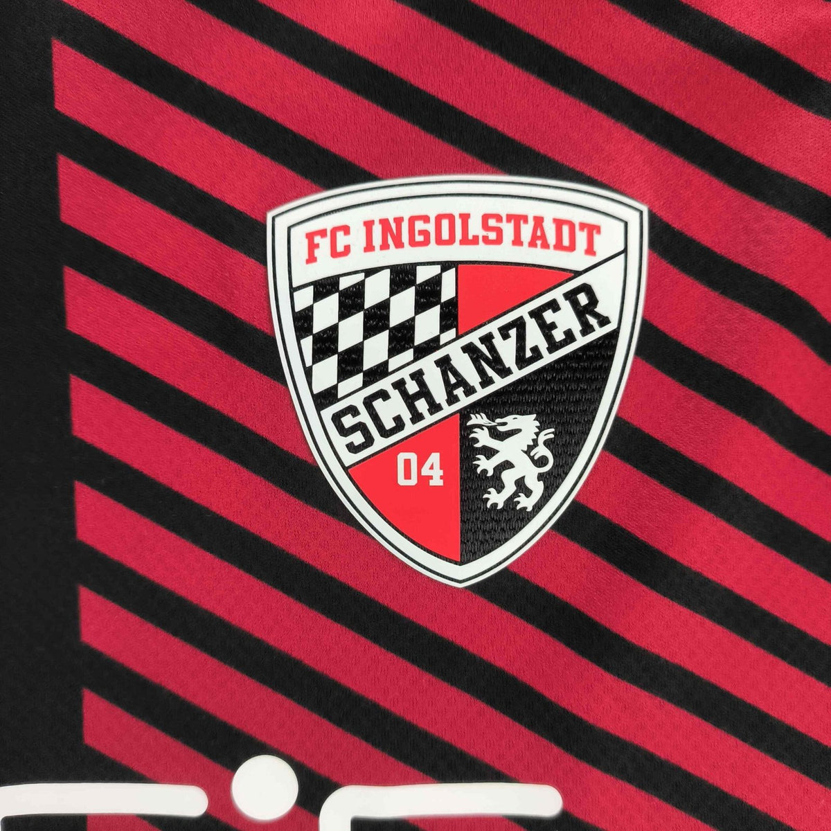 Ingolstadt 2021-22 Puma hazai *Új* *Aláírt* foci mez 3XL-es