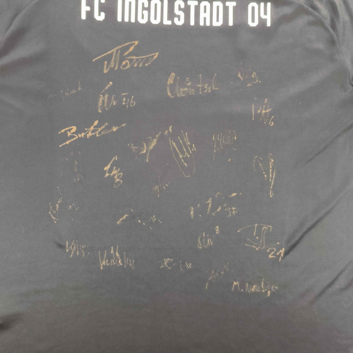 Ingolstadt 2021-22 Puma hazai *Új* *Aláírt* foci mez 3XL-es