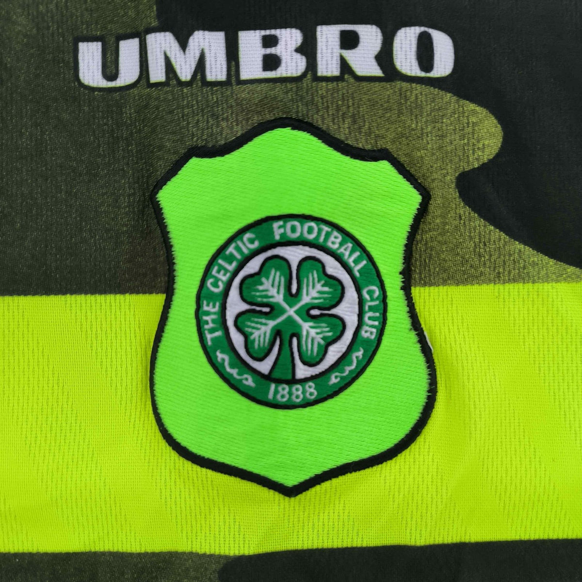 Celtic 1996-97 Umbro away football shirt size XL