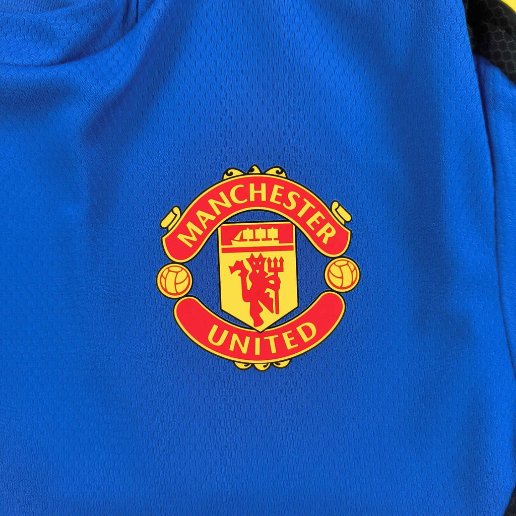 Manchester United 2021-22 Adidas training foci mez XS-es