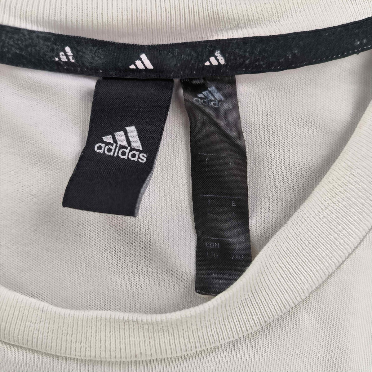 Manchester United 2021-22 Adidas training foci mez L-es