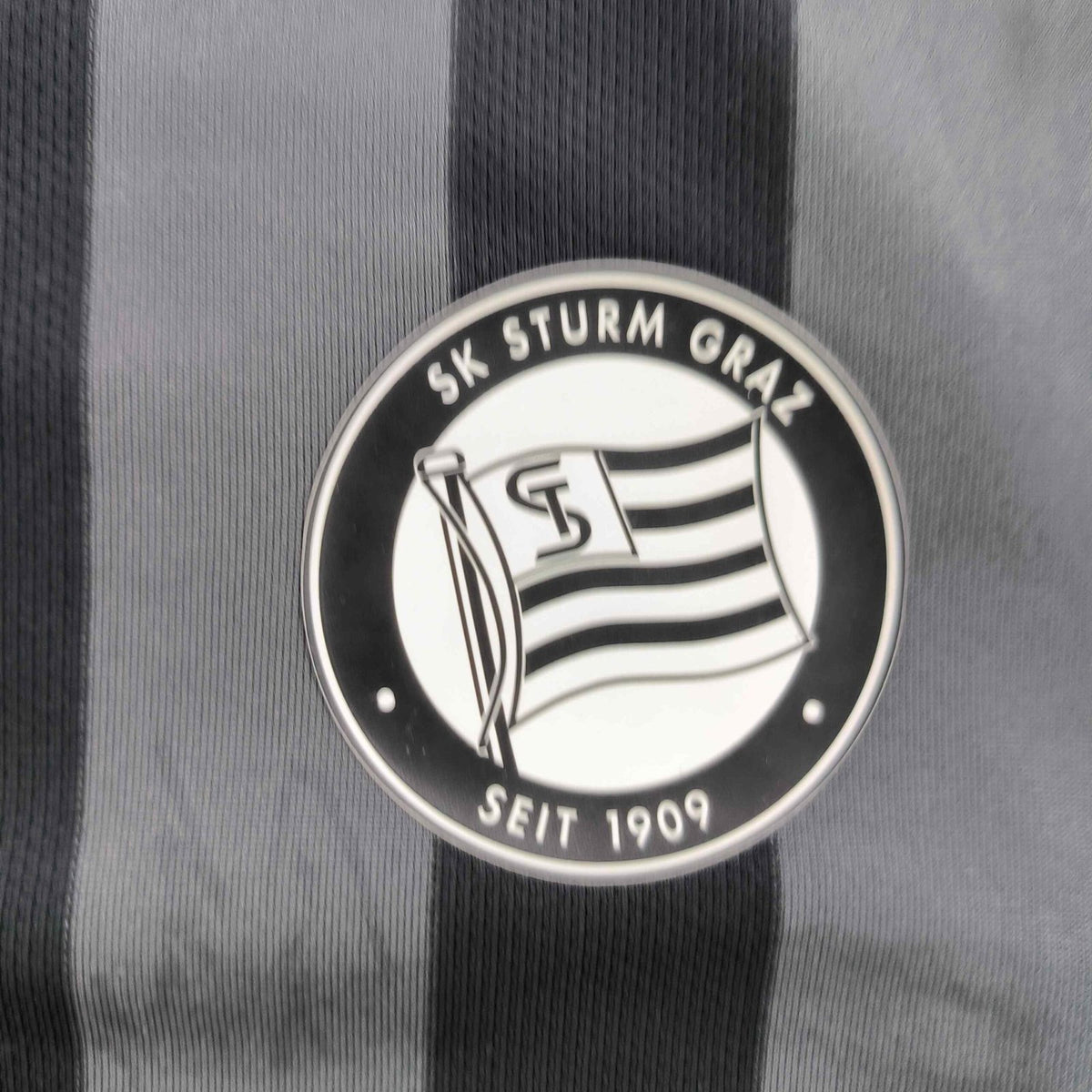 Sturm Graz 2021-22 Nike hazai *Aláírt* foci mez S-es