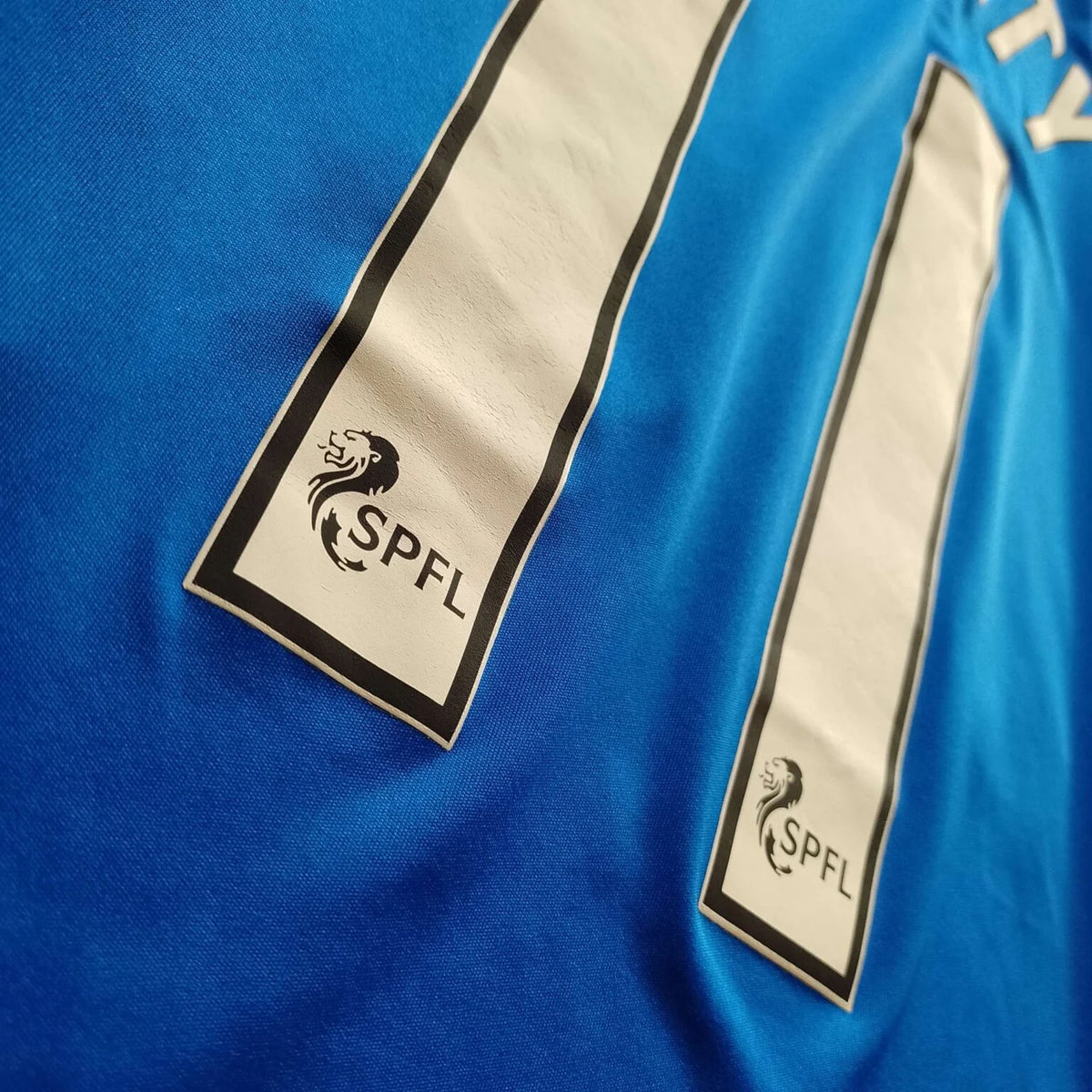 Rangers 2018-19 Hummel home Kyle Lafferty football shirt size S