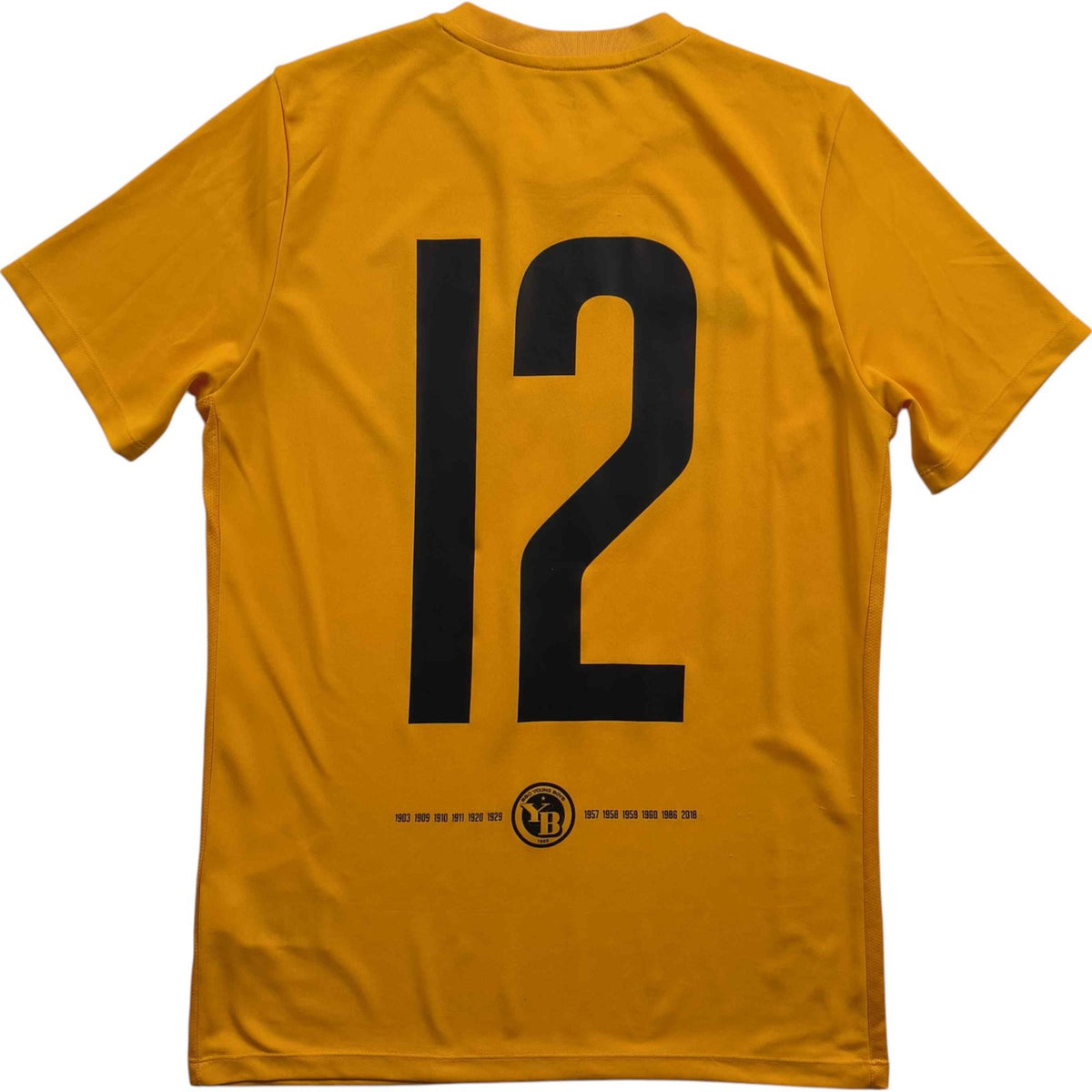 Young Boys 2018 Nike Schweizer Meister football shirt size M
