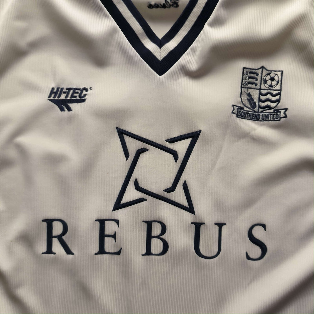 Southend United 2001-02 Hi-Tec away football shirt size M