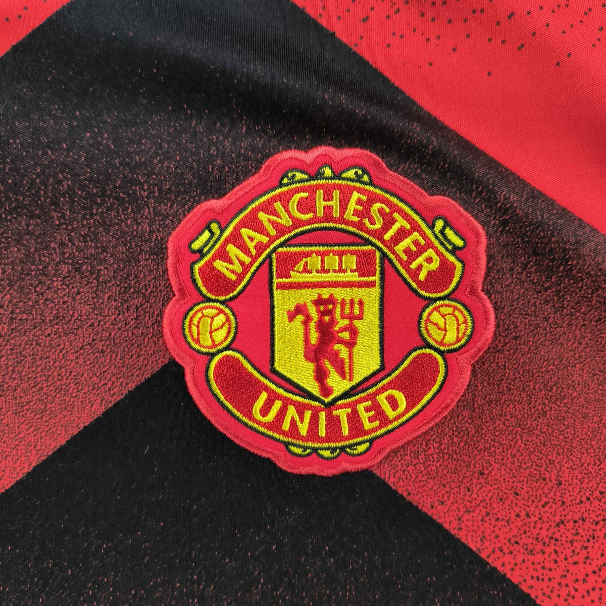 Manchester United 2017-18 Adidas training foci mez S-es