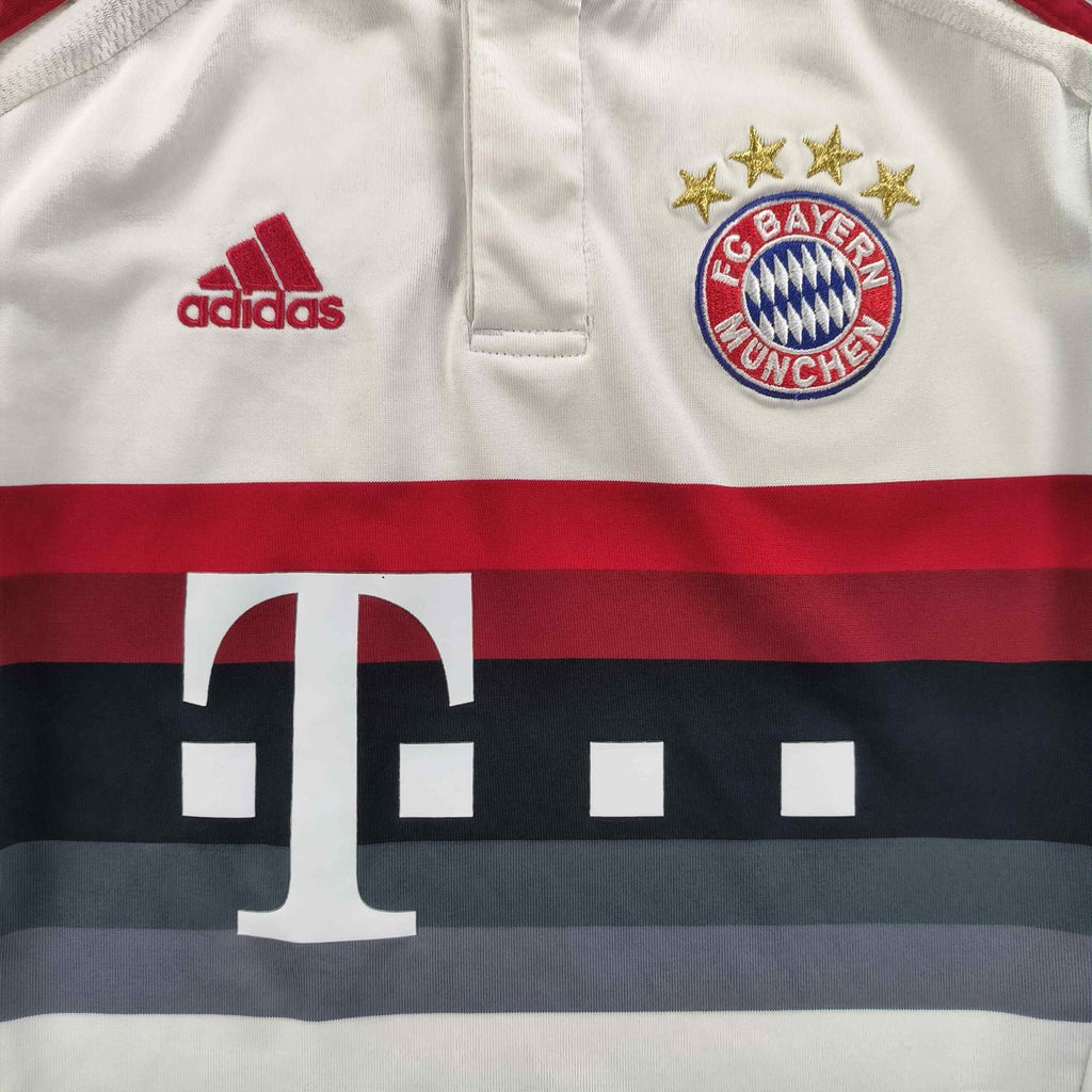 Bayern München 2015-16 Adidas away football shirt size 140