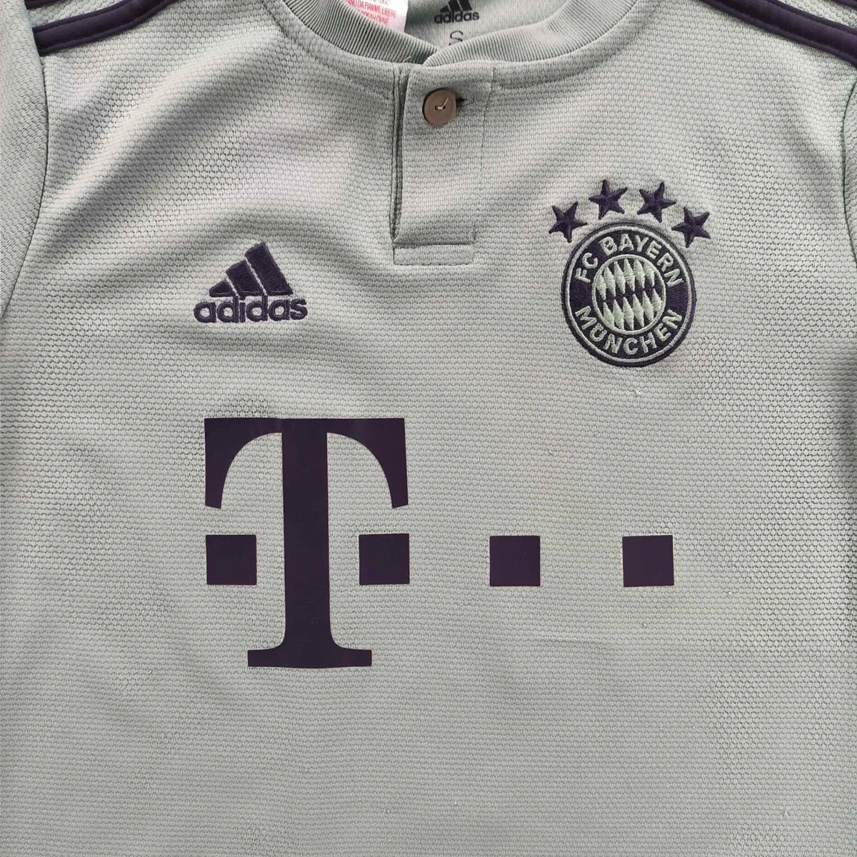 Bayern München 2018-19 Adidas away David Alaba football shirt size 140