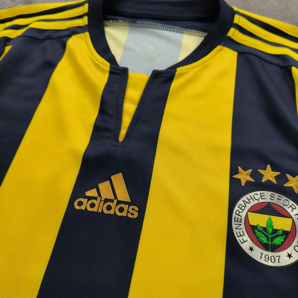 Fenerbahce 2015-16 Adidas hazai EL Robin van Persie foci mez S-es
