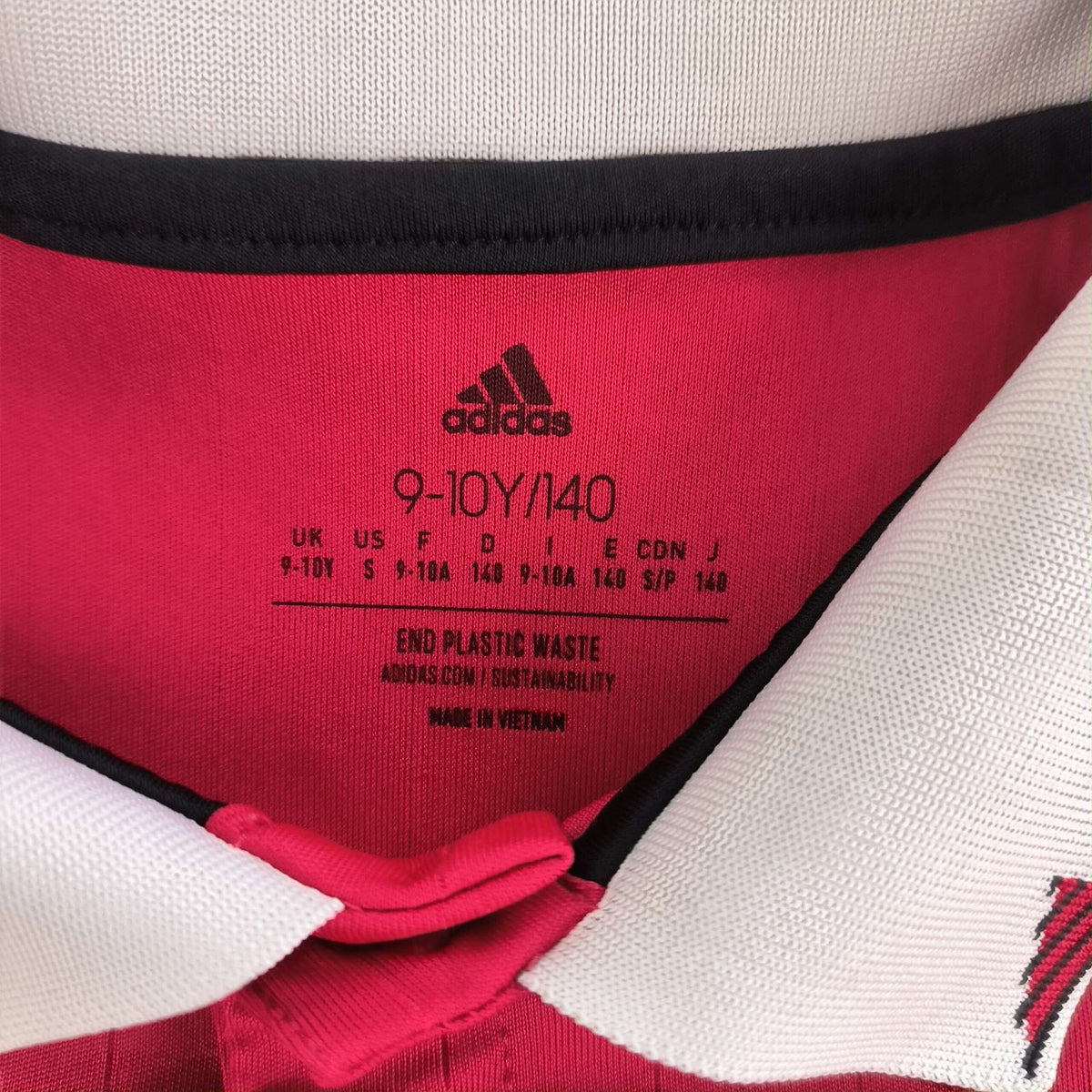 Manchester United 2022-23 Adidas hazai foci mez gyerek 140-es