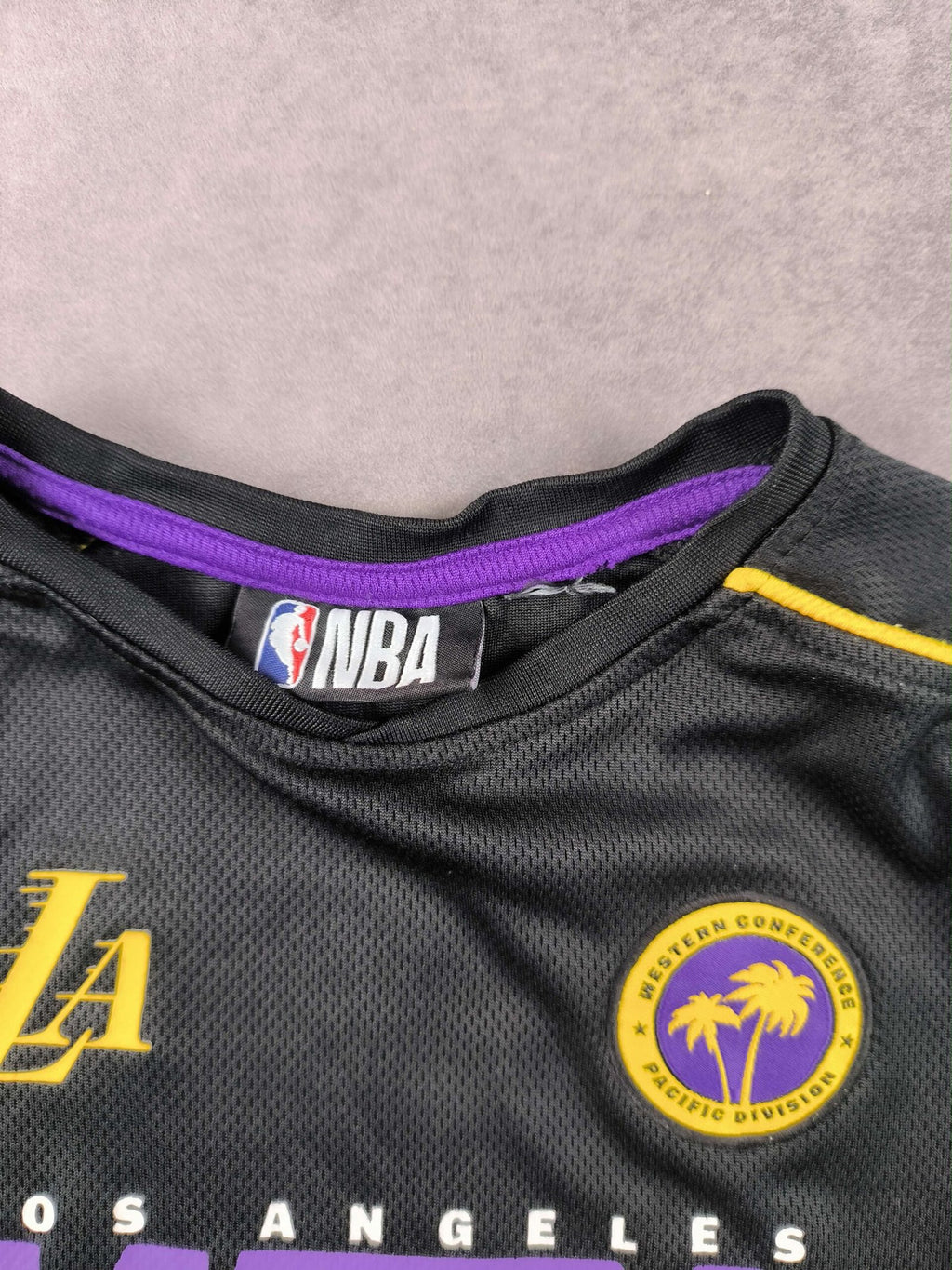 Los Angeles Lakers NBA t-shirt size Kids 110-116