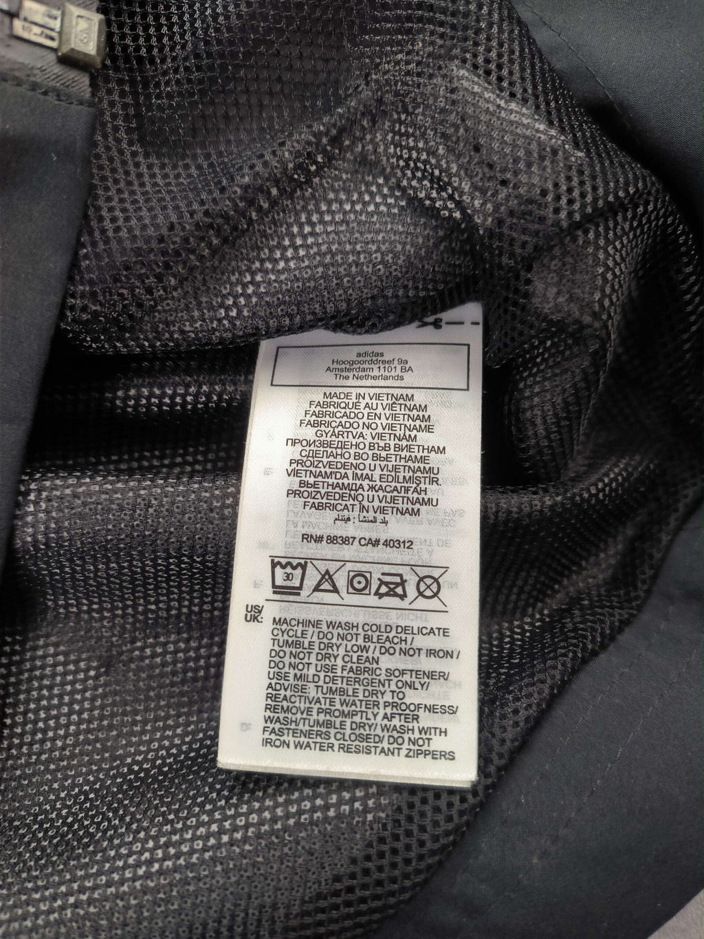 Manchester United 2022-23 Adidas jacket size M