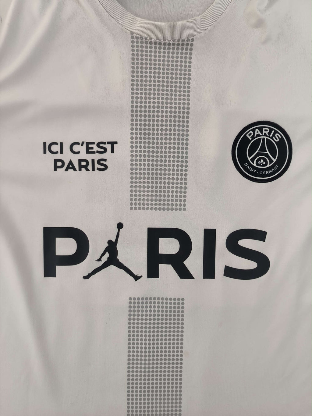 PSG Jordan football shirt size XL