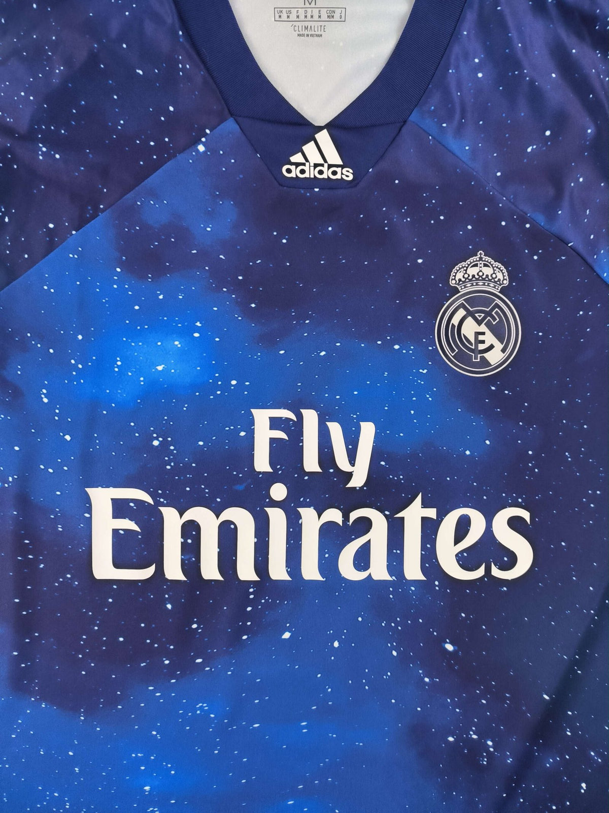 Real Madrid 2018-19 Adidas EA Sports Special foci mez M-es