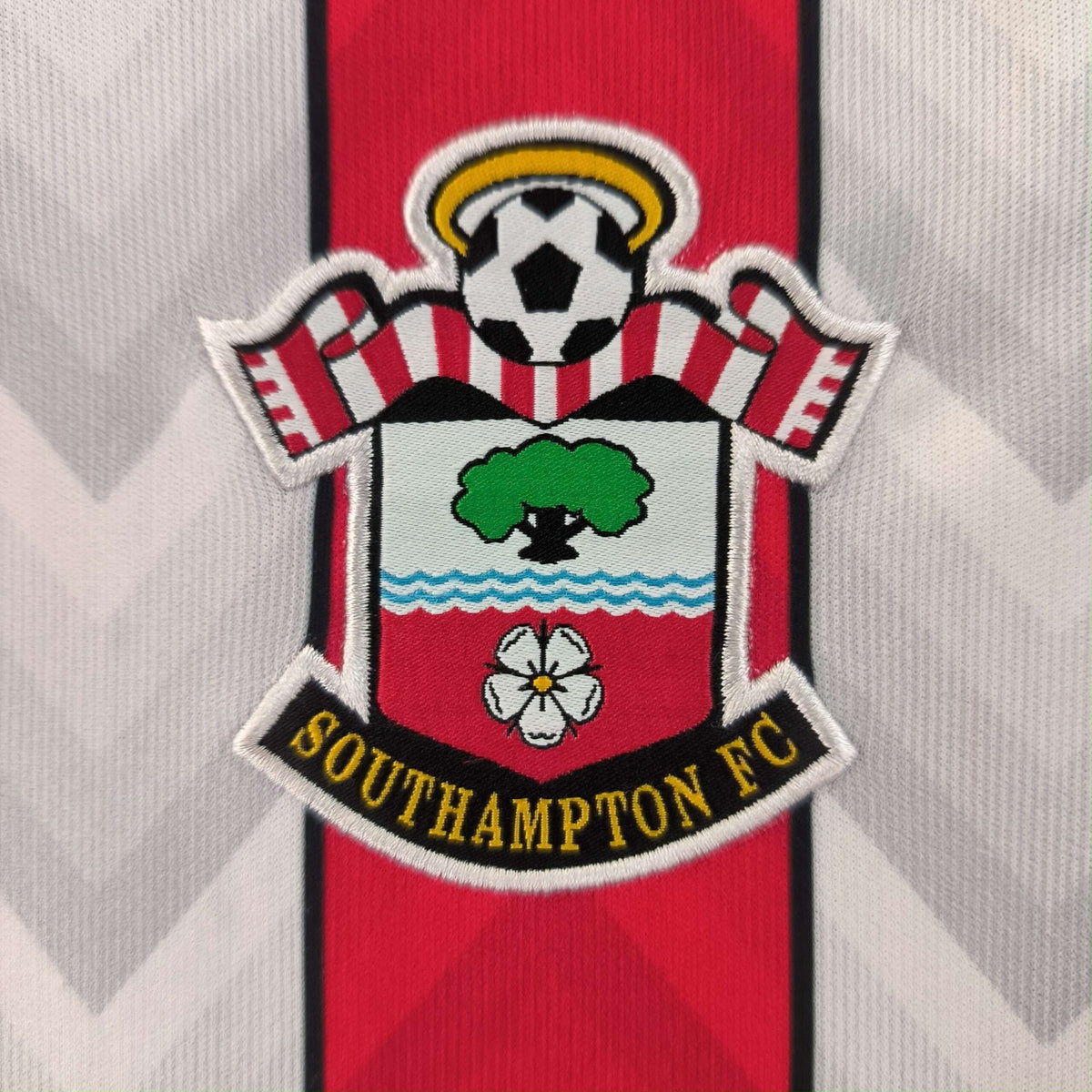 Southampton 2021-22 Hummel home football shirt size 128