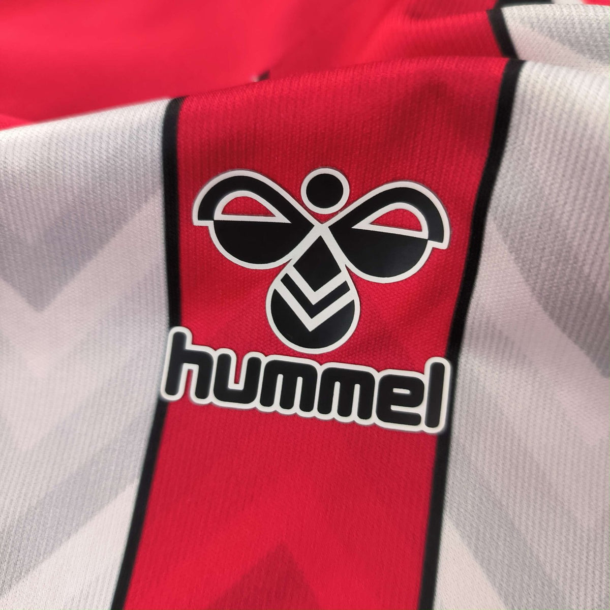 Southampton 2021-22 Hummel home football shirt size 128