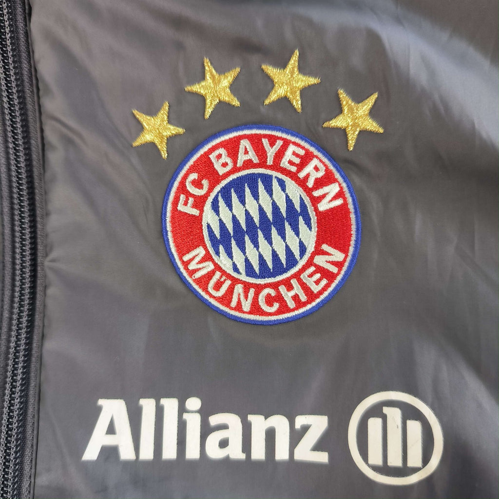 Bayern München 2016-17 Adidas kabát XS-es