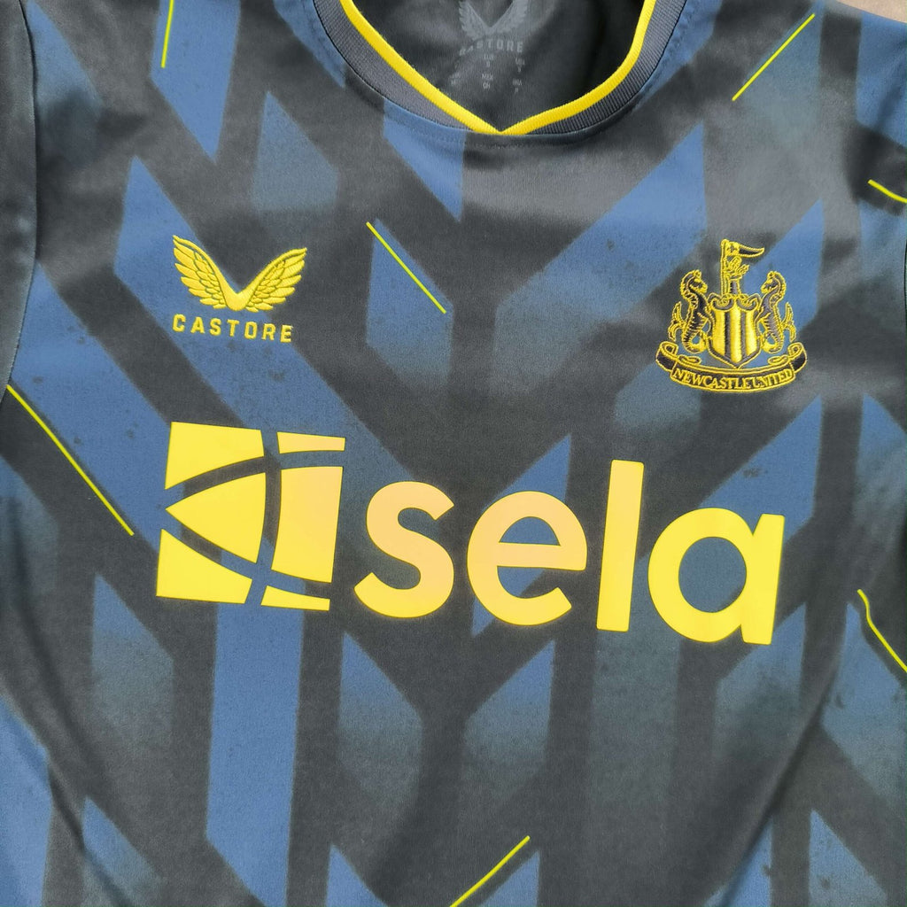 Newcastle United 2023-24 Castore third football shirt size S