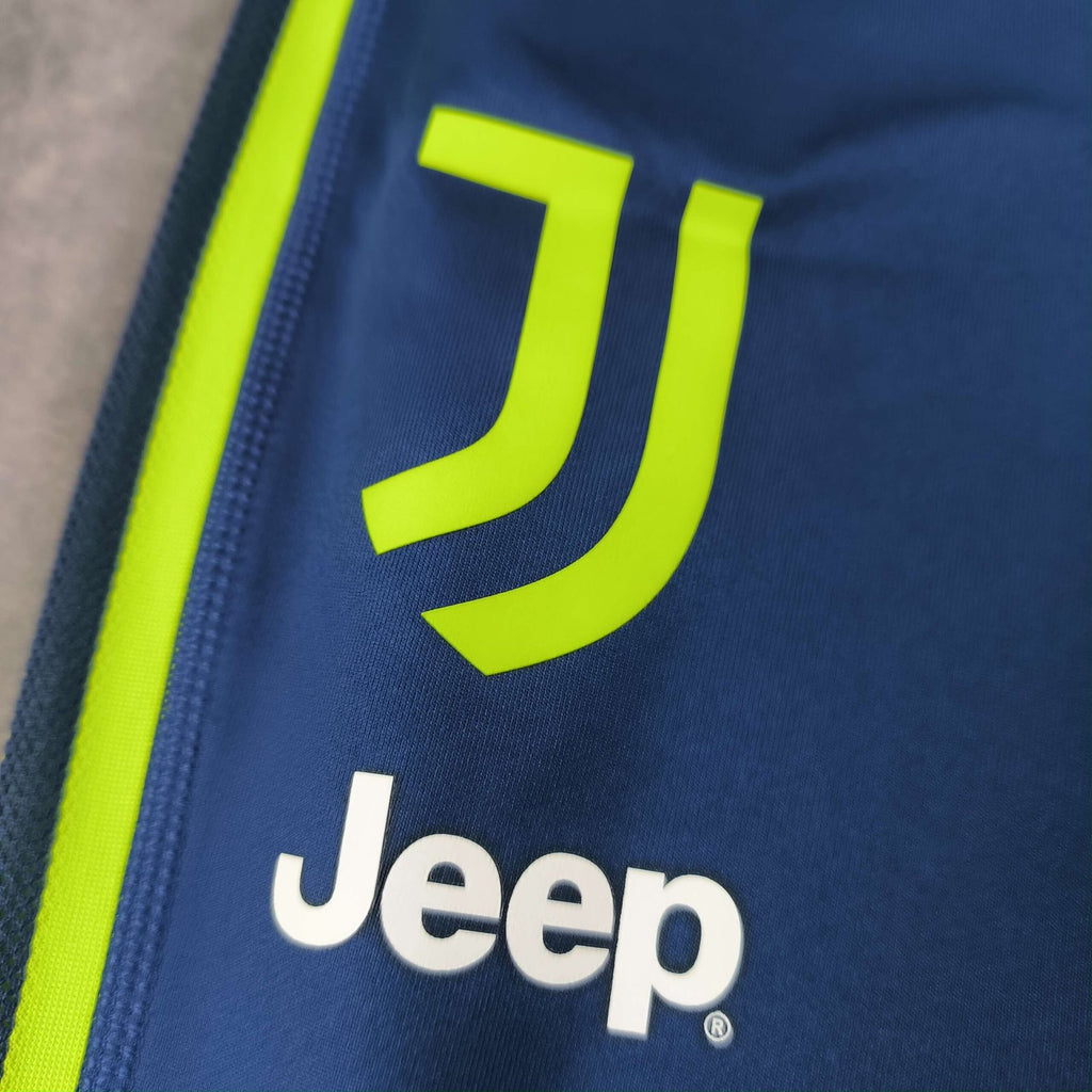Juventus 2022-23 Adidas shorts size S