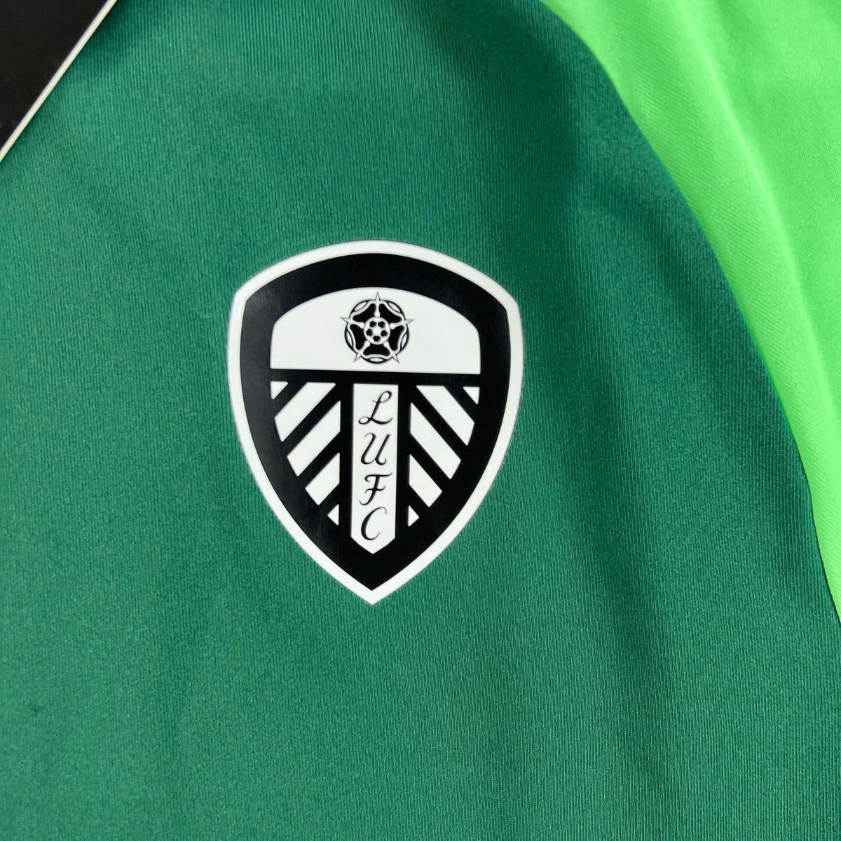 Leeds United 2022-23 Adidas training *Új* foci mez M-es