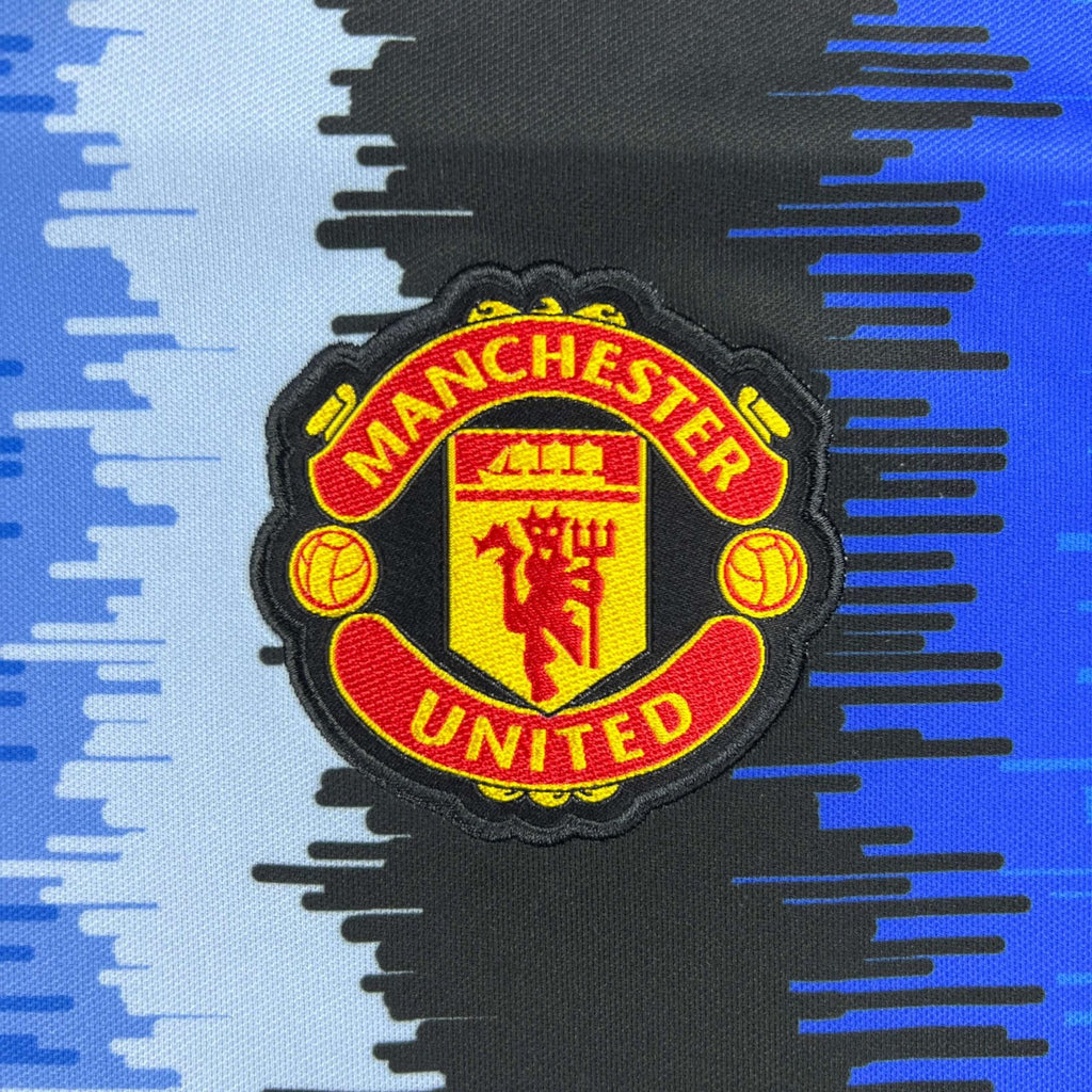 Manchester United 2022-23 Adidas Icon goalkeeper football shirt size M