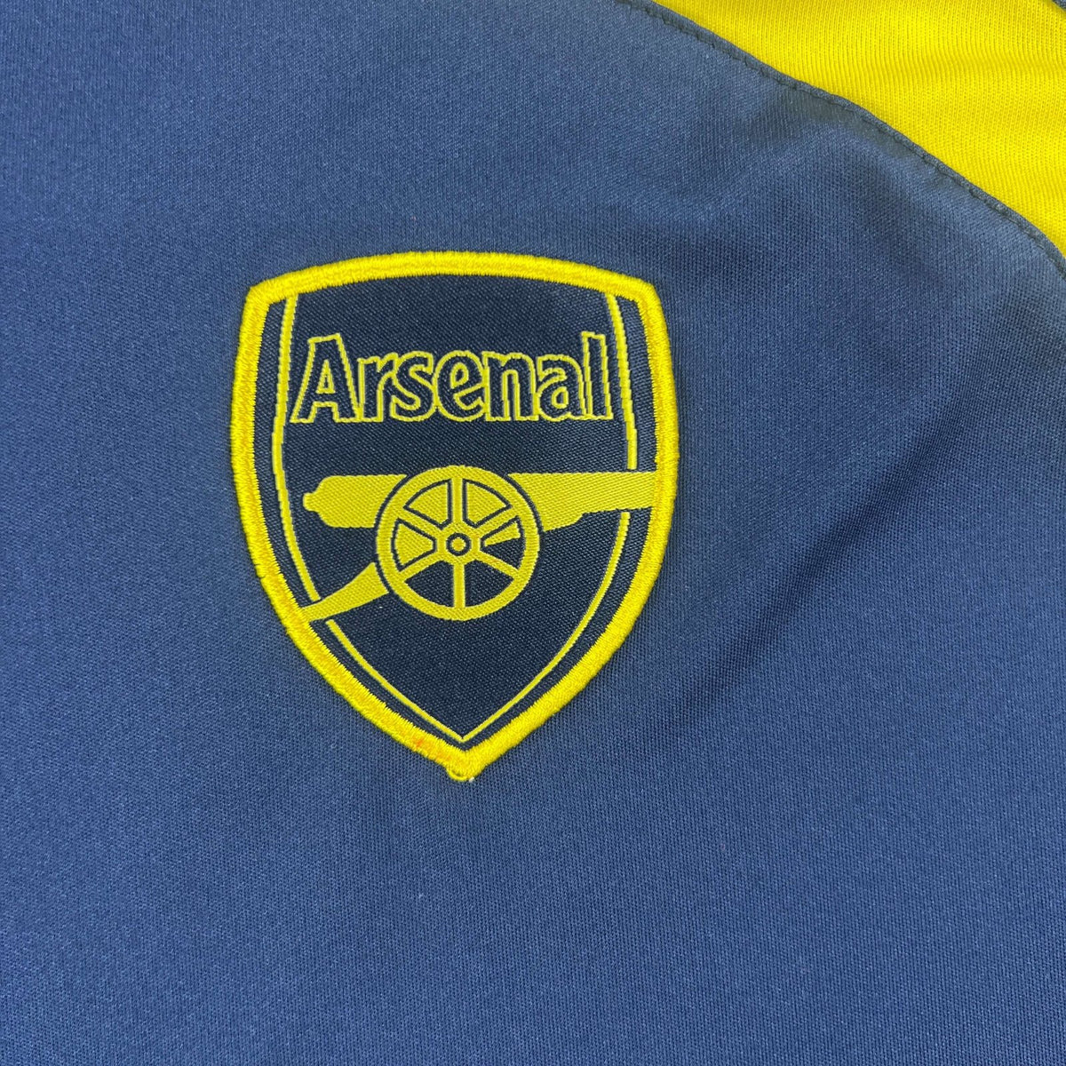 Arsenal training football shirt size M