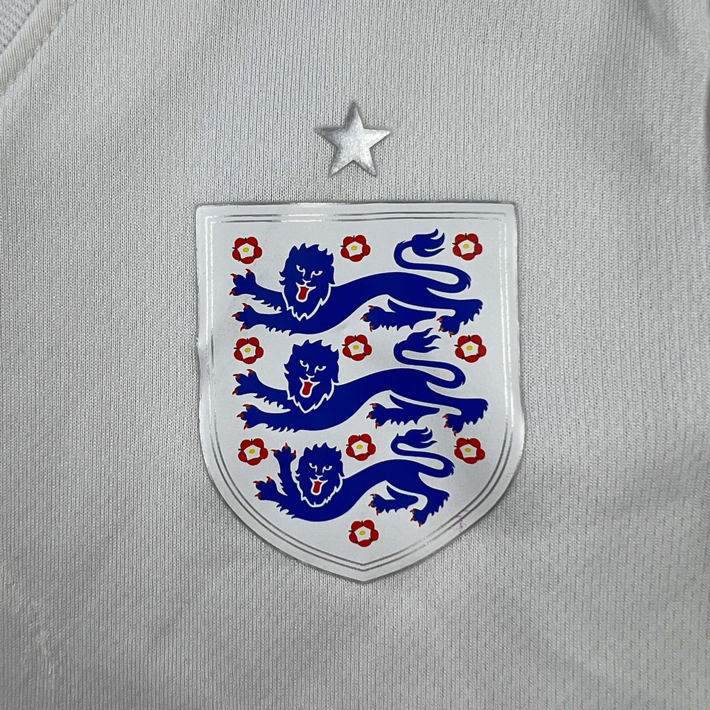 England 2014-16 Nike home football shirt size 92